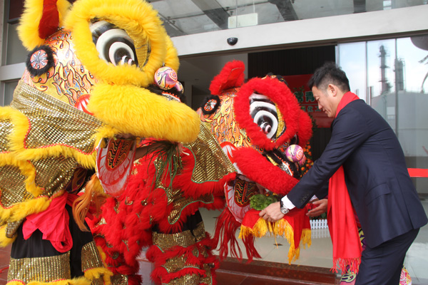 千秋偉業(yè)添錦繡 萬里鵬程展宏圖 —— 常青樹舞獅獻瑞賀新春，歡天喜地迎開工！